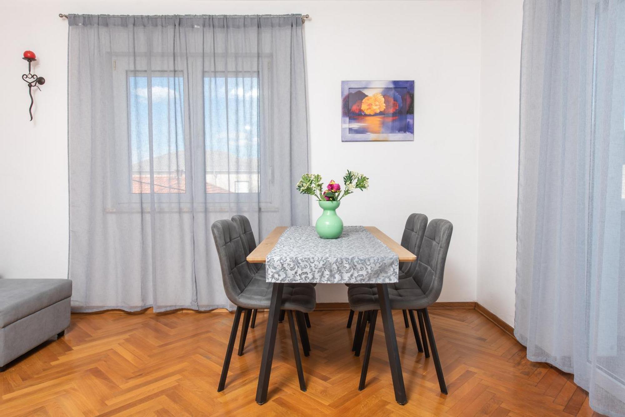 Apartments Lovric With Sea View Каштела Екстер'єр фото